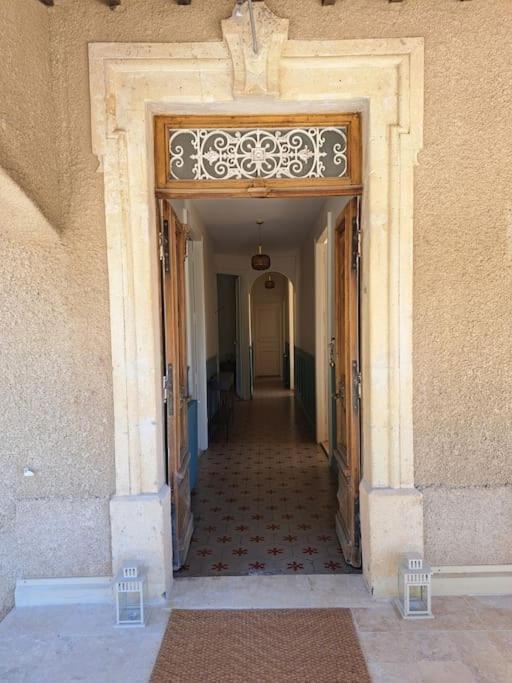 Le Champ Des Hors Villa Vailhauques Exterior foto